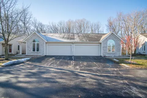 1603 Quietwood, West Bend, WI 53090