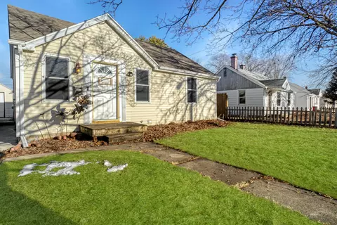 946 Adams, Neenah, WI 54956