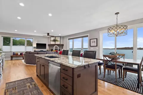 253 Park, Pewaukee, WI 53072