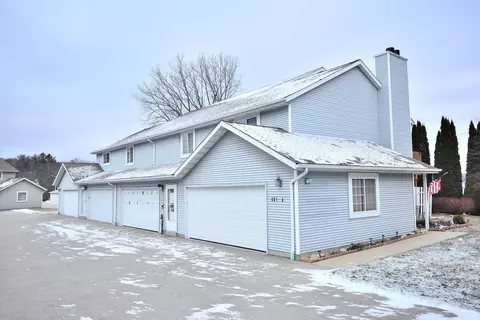 401 Slinger #4, Slinger, WI 53086