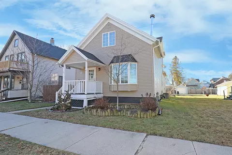 2122 Henry, Sheboygan, WI 53081