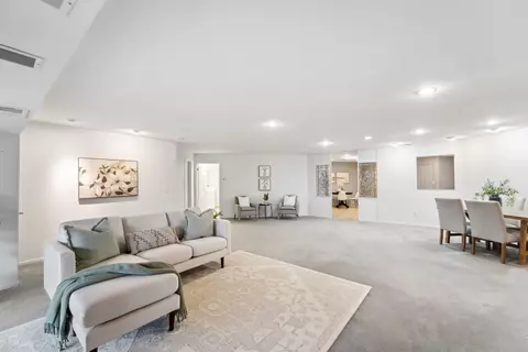 1600 W Green Tree Apt 309 311 #309, 311, Glendale, WI 53209