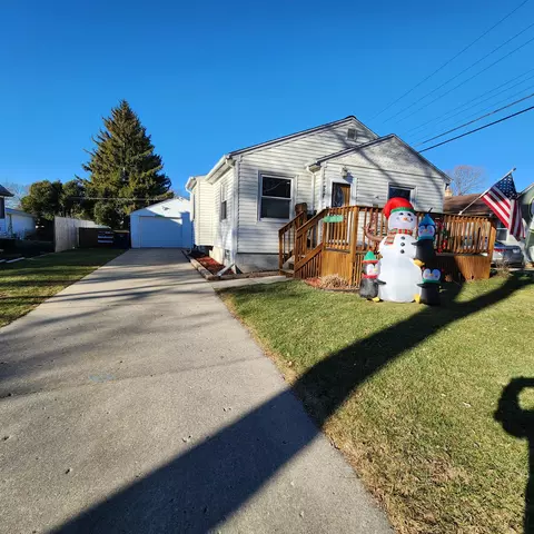 737 S 119th, West Allis, WI 53214