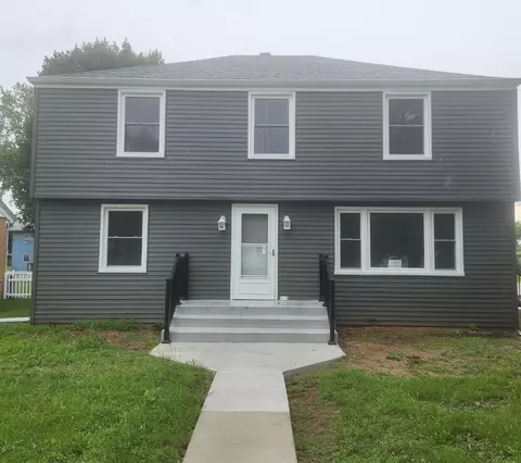 518 Aber #520, Waterford, WI 53185