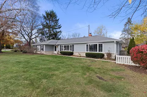 2218 W Fairlane, Glendale, WI 53209