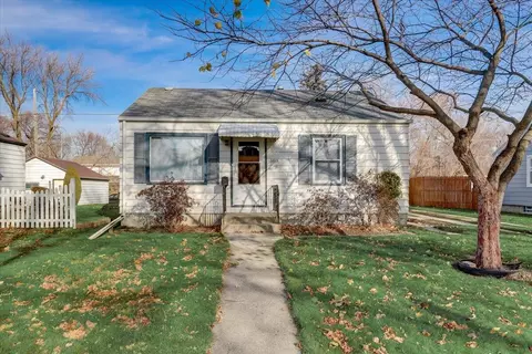 1016 E Holt, Milwaukee, WI 53207