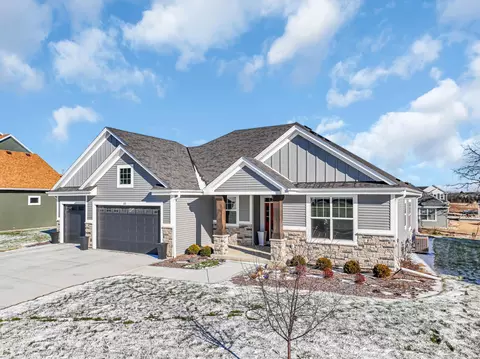 212 Bayberry, Grafton, WI 53024