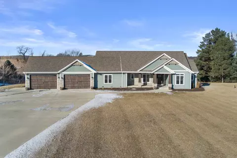 3060 Ridge, Kewaskum, WI 53040