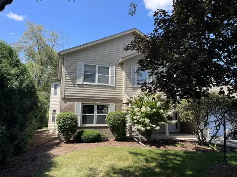 935 Crestwood, Burlington, WI 53105