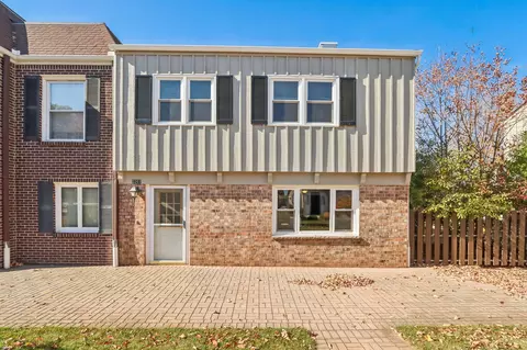 2207 Stonecroft, Grafton, WI 53024