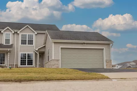 53 E Sedgemeadow, Elkhorn, WI 53121