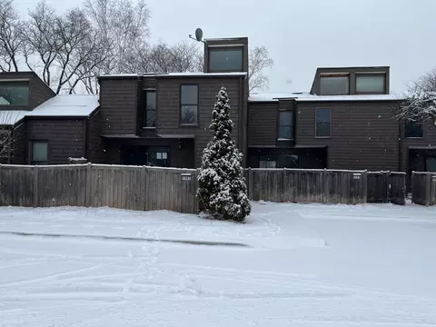 6983 W Glenbrook #7, Milwaukee, WI 53223