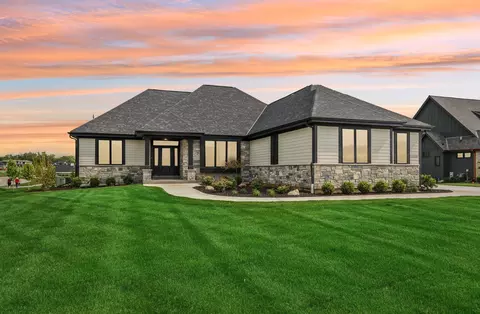 n41w23800 Century Farm, Pewaukee, WI 53072