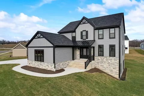 3718 Olde Howell, Waukesha, WI 53188