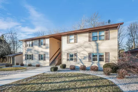 910 E Cedar #102, Manitowoc, WI 54220