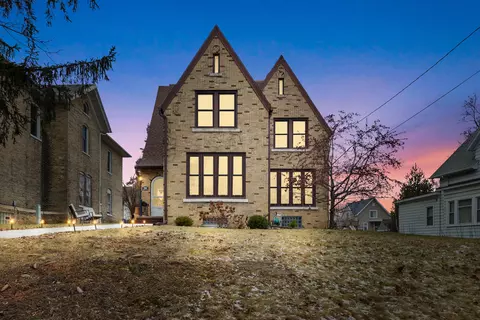 306 N Church, Watertown, WI 53094