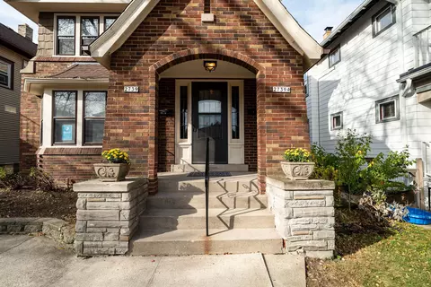 2739 S Quincy #2739A, Milwaukee, WI 53207