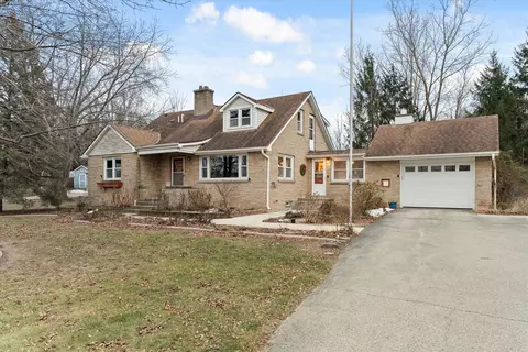4222 W Hawthorne, West Bend, WI 53090