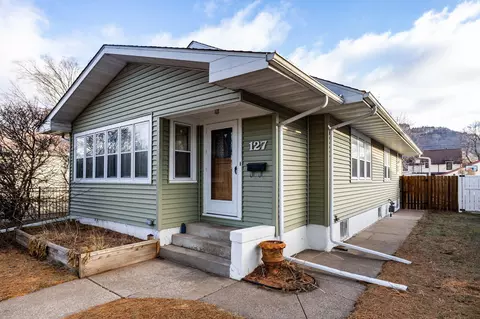 127 23rd, La Crosse, WI 54601