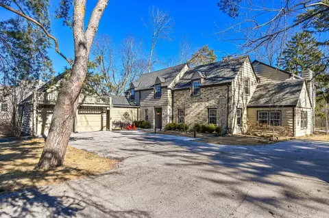 7606 N N Lk, Fox Point, WI 53217