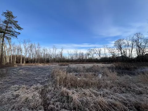 10510 N Pine Tree, Mequon, WI 53092