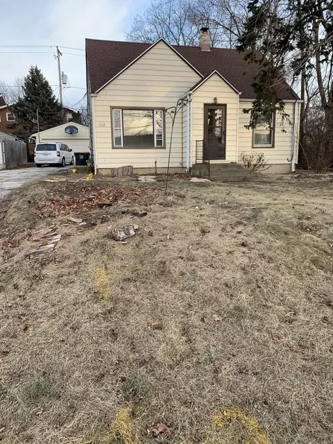 2368 N 112th, Wauwatosa, WI 53226