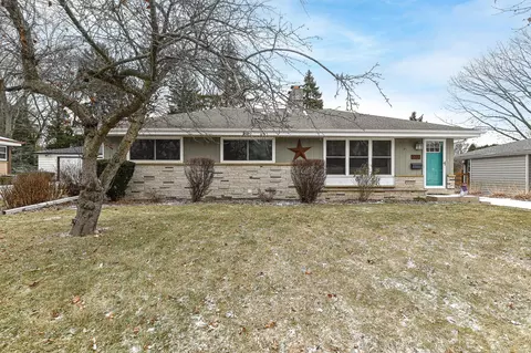 5310 Millshire, Greendale, WI 53129
