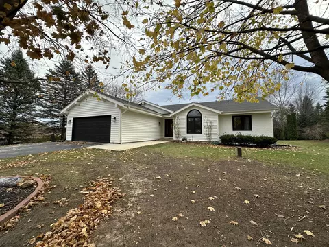 1351 Rawhide, Farmington, WI 53090
