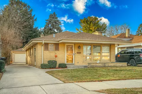 427 William, Racine, WI 53402
