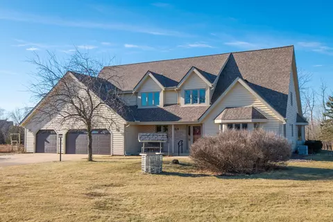 1961 Ulao, Grafton, WI 53024