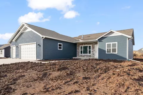 824 S Country, Fond Du Lac, WI 54935
