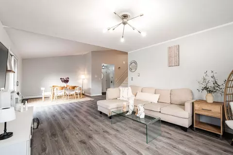 8520 W Waterford #8, Greenfield, WI 53228