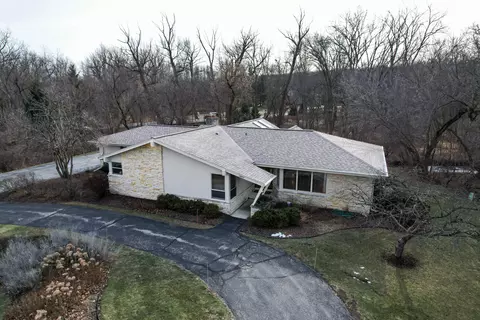 2805 Santa Barbara, Brookfield, WI 53005