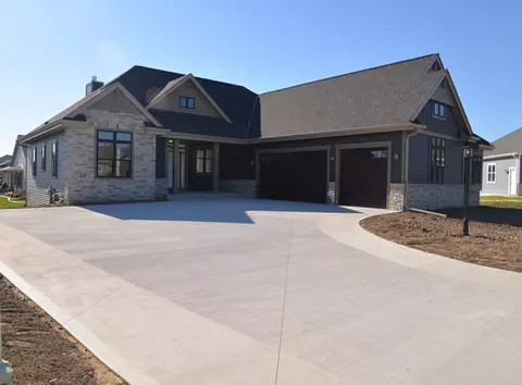 w208n16285 Renee, Jackson, WI 53037
