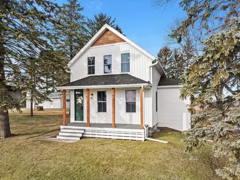 9010 County Line, Centerville, WI 53015