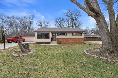 7836 N Link, Milwaukee, WI 53223