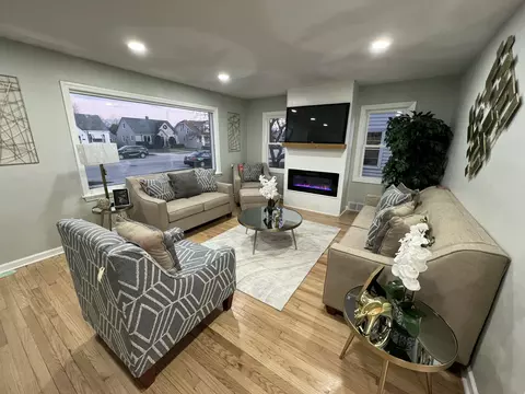 7818 22nd, Kenosha, WI 53143