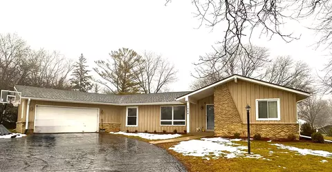 1564 Crestview, Grafton, WI 53024