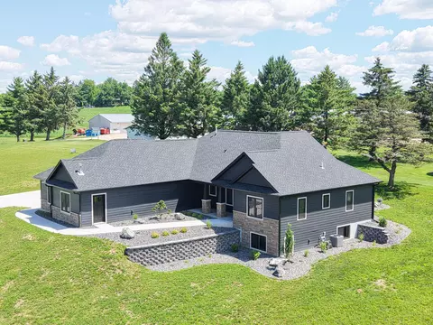 1129 16th Fairway, Viroqua, WI 54665