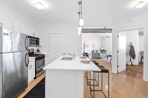 1541 N Jefferson #205, Milwaukee, WI 53202