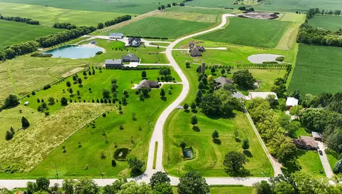 1459 Waukesha, Raymond, WI 53108