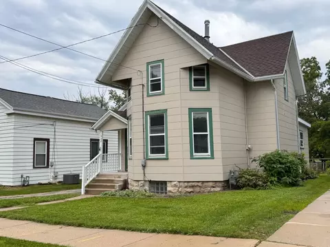 528 NW Barstow, Waukesha, WI 53188 photo 1