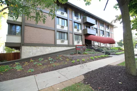 2025 E Greenwich #221, Milwaukee, WI 53211