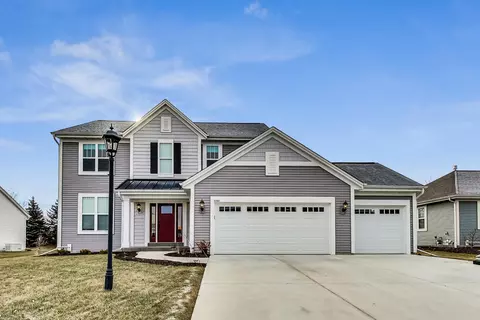 2703 Red Oak, East Troy, WI 53120