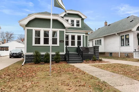 4332 N Woodburn, Shorewood, WI 53211