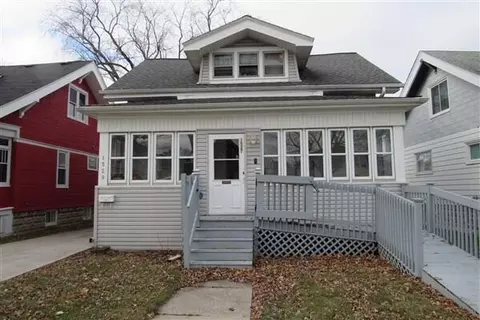 1527 S 78th, West Allis, WI 53214