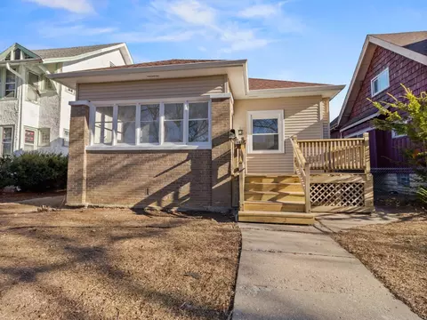 2840 N 41st, Milwaukee, WI 53210