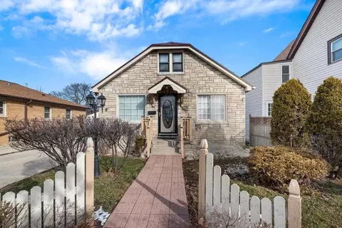 156 W Howard, Milwaukee, WI 53207