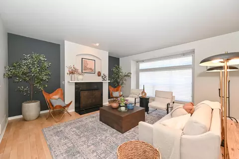 3850 S S Lk #12, Saint Francis, WI 53235