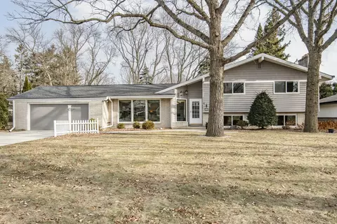3326 N N Knl, Wauwatosa, WI 53222